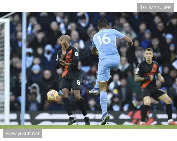 罗德里：从比利亚雷亚尔青训到曼城中场核心的生涯崛起解析