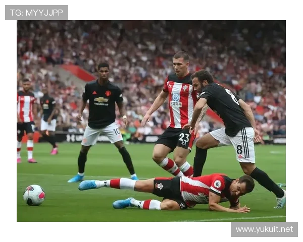 曼联进攻组织混乱问题继续显现，对赛季走势形成制约