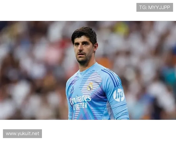 库尔图瓦:从争议转会到皇马防线核心的蜕变解析 库尔图瓦:从争议转会到皇马防线核心的蜕变解析