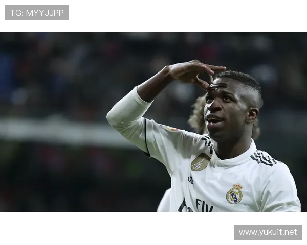 维尼修斯生涯关键节点解析：从天赋新星到欧冠决赛英雄